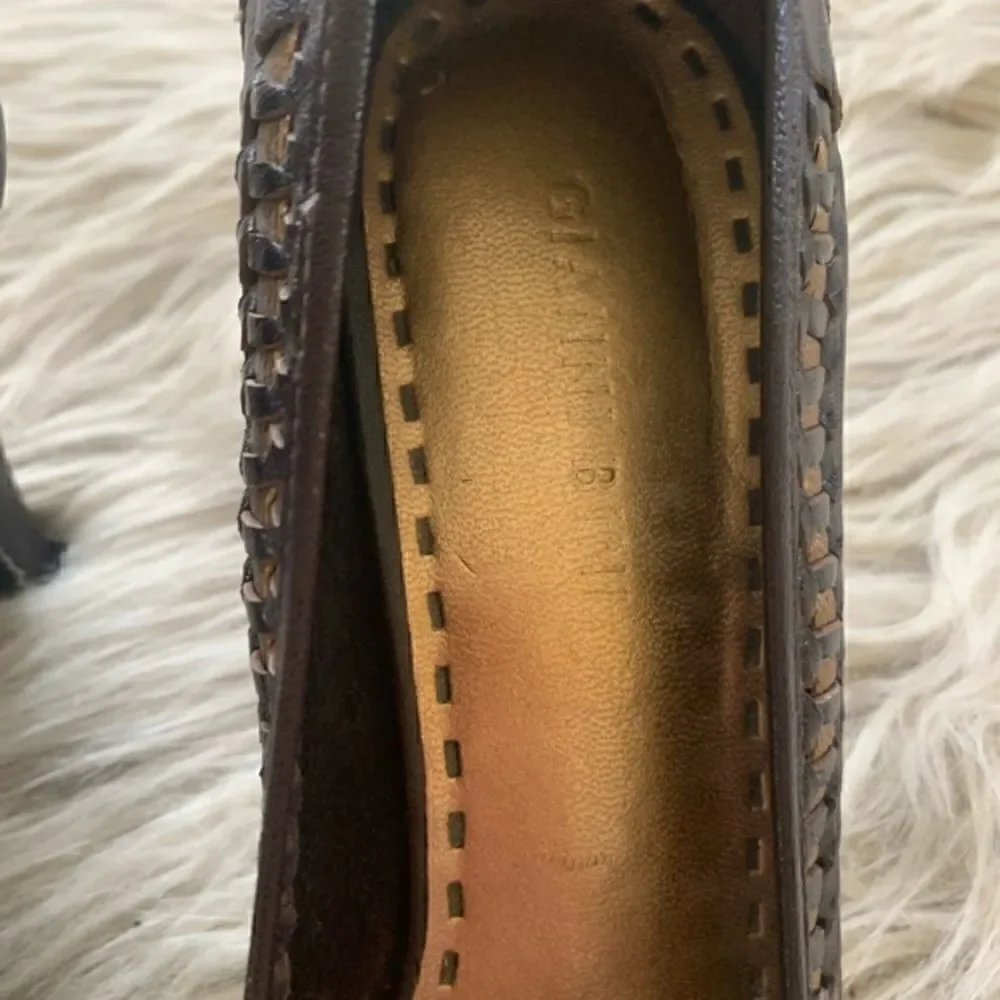 Gianni Bini Essex Heels Black with Gold Trim